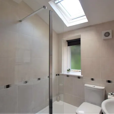 2 Bed In Lcc17 Holiday home *