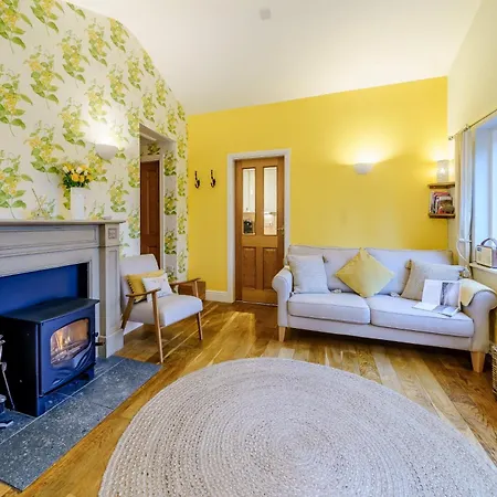 2 Bed In Lcc17