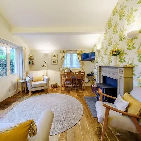 Holiday home 2 Bed In Lcc17 *